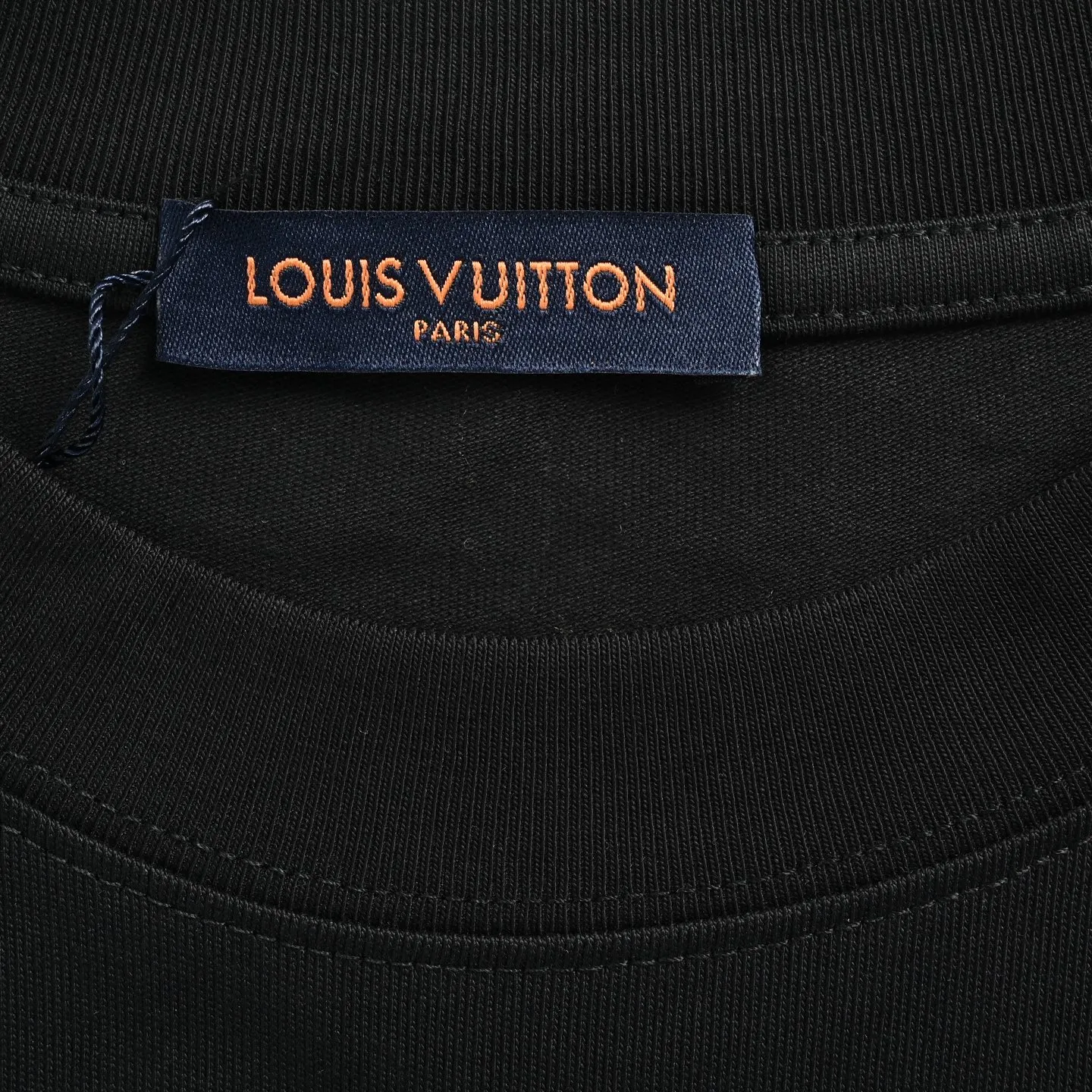 Louis Vuitton/Louis Vuitton hollow tatami embroidered round neck short sleeves on the back